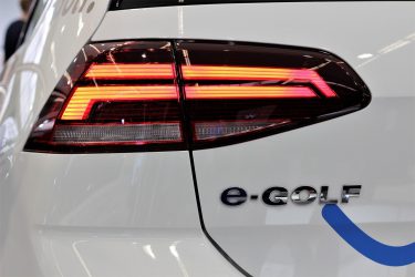 フォルクスワーゲンゴルフ ｜ シート穴補修 ｜ 千葉県船橋市