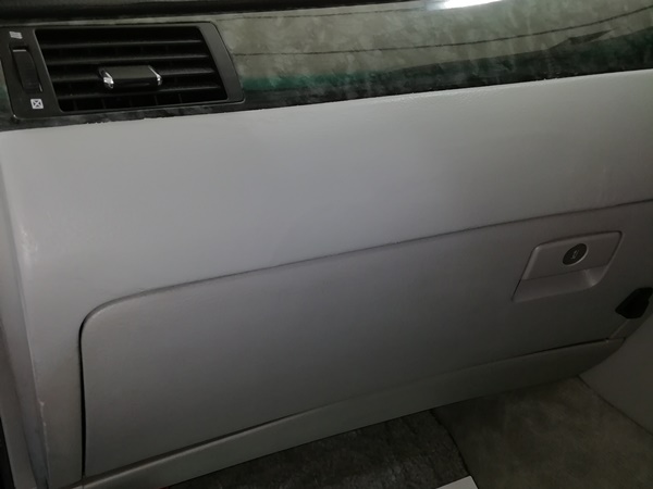 クラウンダッシュボード割れ亀裂補修後