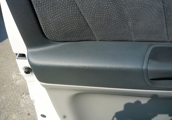 ドアトリム内張り傷リペア補修