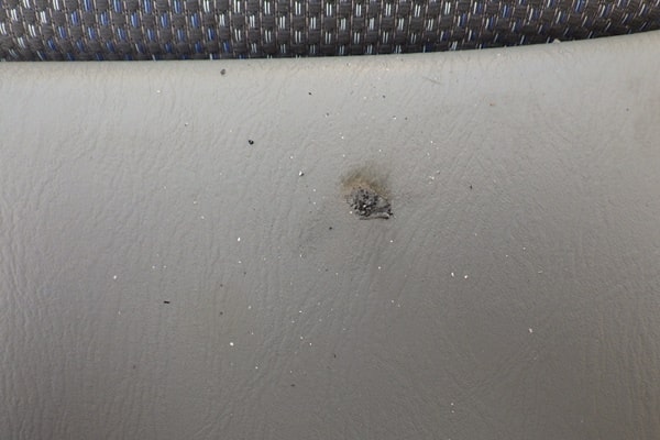 ドアトリム内張り焦げ跡