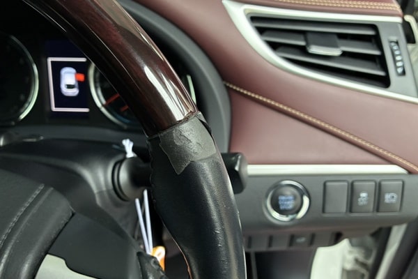 ハリアーステアリング剥がれ劣化