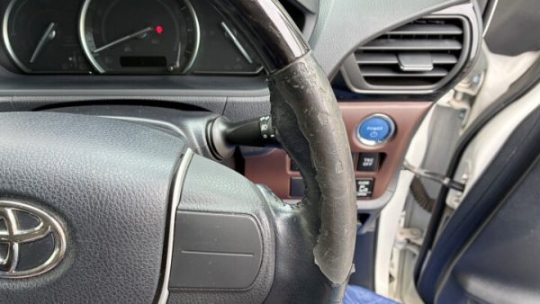 エスクァイア｜ハンドルの表皮剥がれ補修｜千葉県白井市